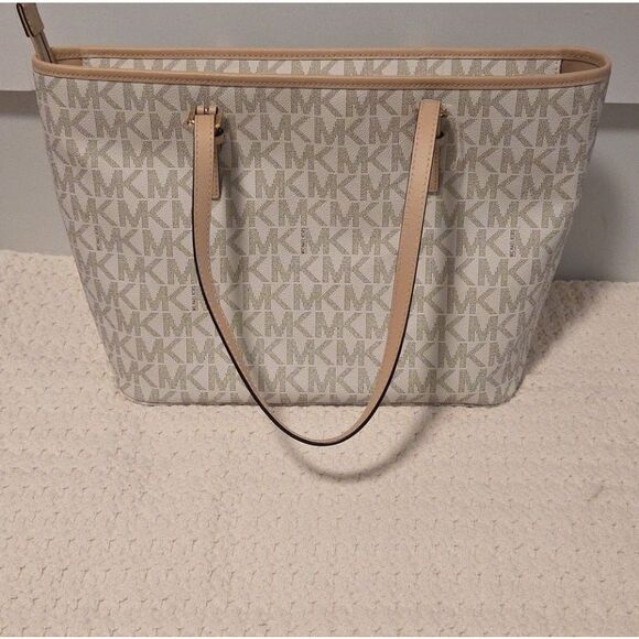 Michael Kors Beige and Cream Large Tote Bag - Picture 2 of 10